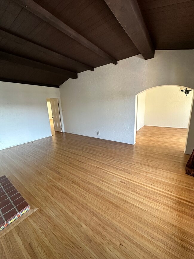 Building Photo - 76 Granada Ave Rental