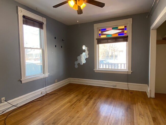 Photo - WE HAVE A CUTE & CLASSY RENTAL ON 16TH! Unit #1 (LL)