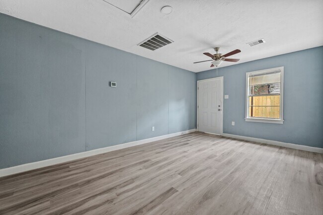 Photo - 3423 Nettleton St Unit 2