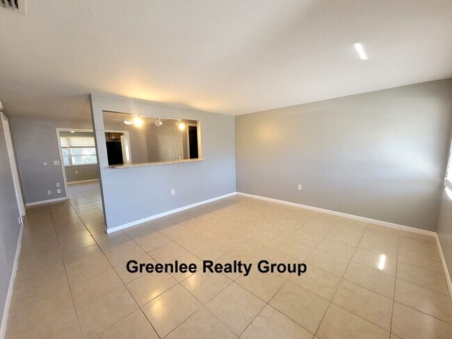 Photo - 4542-Grand Unit 4542 Grand Central Main house