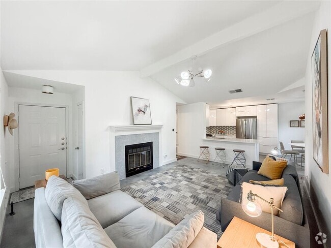 Building Photo - 14527 Donald Dr Rental