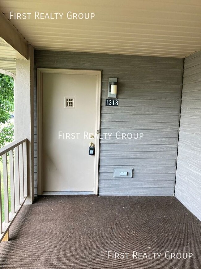 Photo - 1318 Lyons Rd