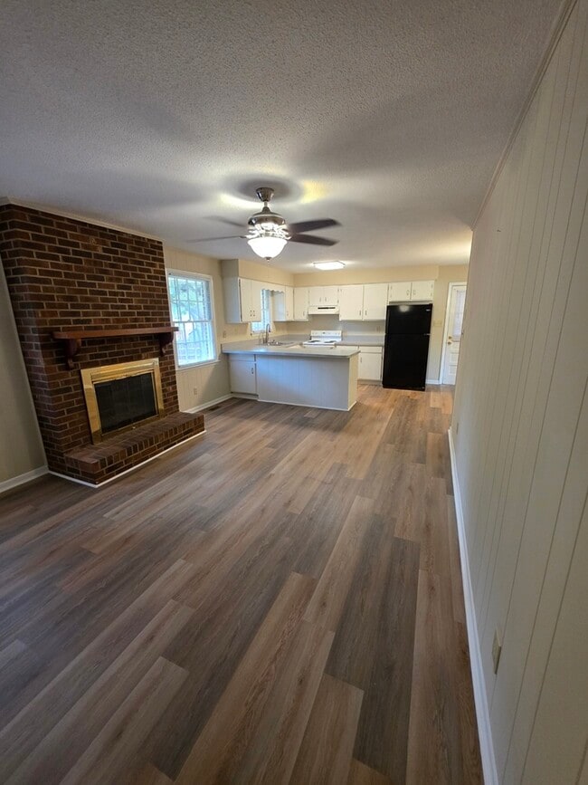 Photo - 1301 Fowler Dr