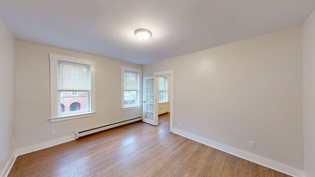 Photo - 335 John St Unit 2