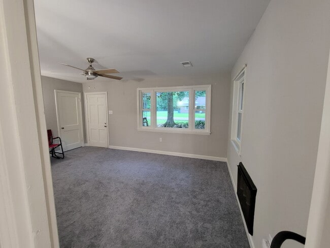 Photo - 7750 Mahoney Rd