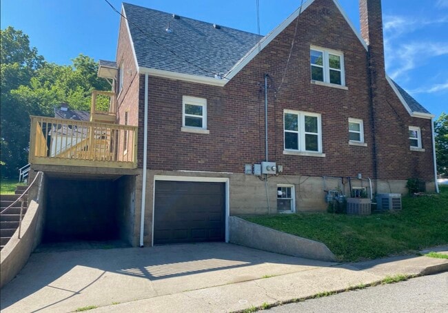 Side - 1103 E McCarty St Unit A