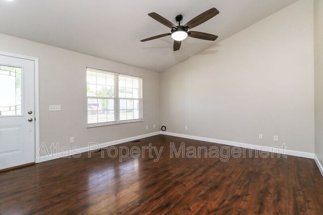 Photo - 805 Whisper Creek Ct