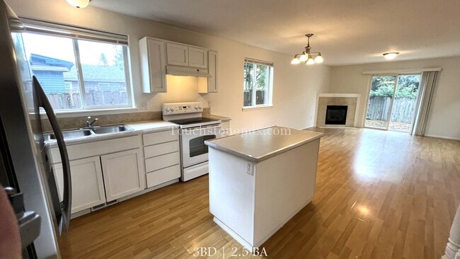 Bright, Spacious 3BR Home Near MAX – A/C, ... - Bright, Spacious 3BR Home Near MAX – A/C, ...