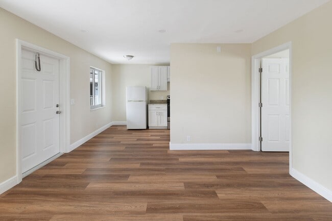901 N F St Unit 2