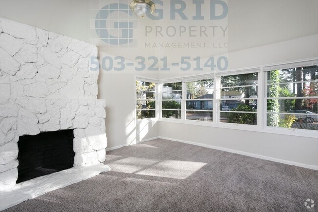 Building Photo - Spacious 3 Bedroom Home Available on Fores...