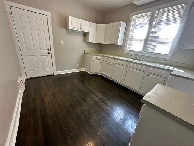 Photo - 4907 Tod Ave Unit 1st Floor