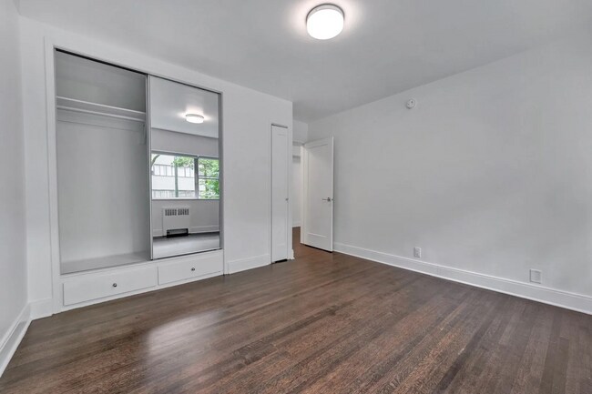 Photo - 1371 Harwood Street