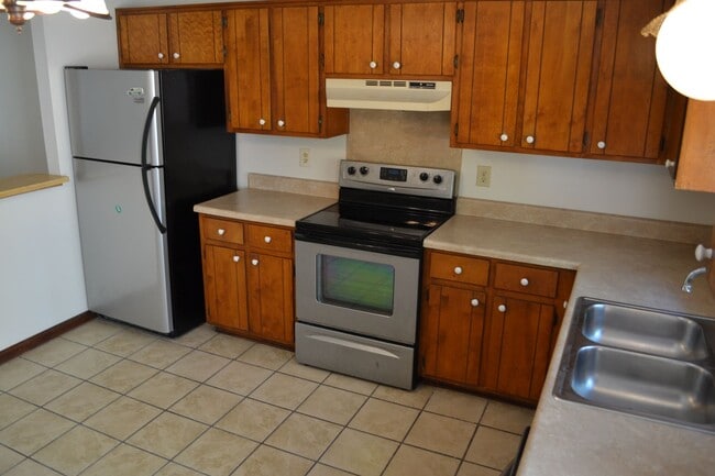 Photo - 124-126 Corey Cir Unit 124