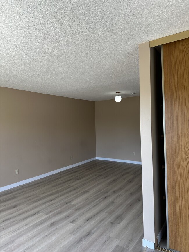 Photo - 9625-9156 156 St Unit 302