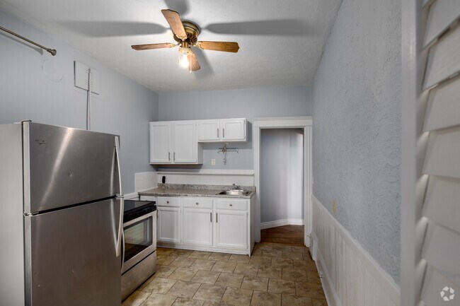 1 BR 1 BA - 62 Holton Avenue South Unit B-LOWER
