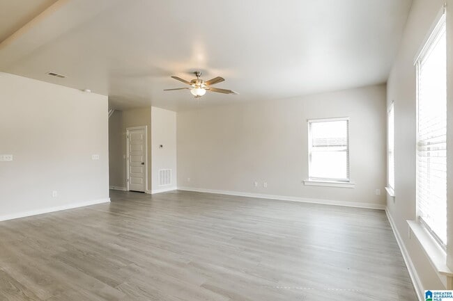 Photo - 115 Ridgeview Cir