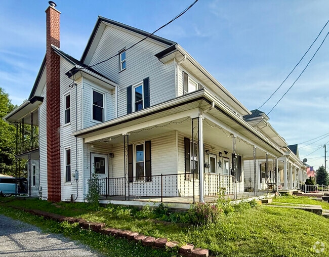 Building Photo - 214 E Cherry St Rental