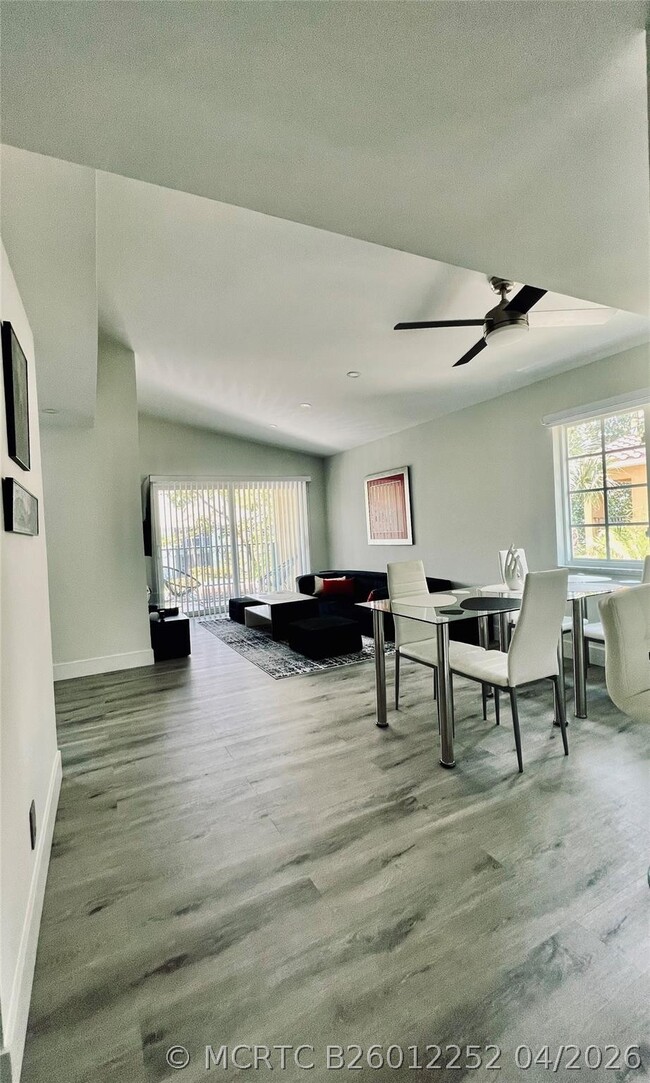 1105 Lake Shore Dr Unit 201