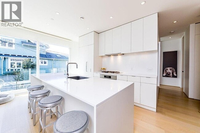 Photo - 1641 Collingwood St