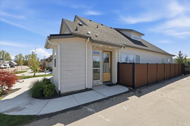 Photo - Heart of Eagle 3 Bed 2.5 Bath