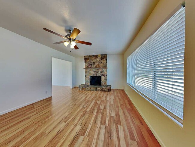 Photo - 2707 N 27th St