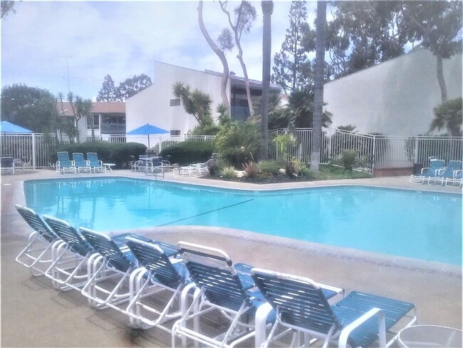 Building Photo - 820 Camino Real Unit 103