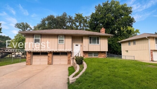 Building Photo - Beautiful 3-Bedroom Home with Modern Comforts / Pet-Friendly / Vouchers Accepted / Available Now!
