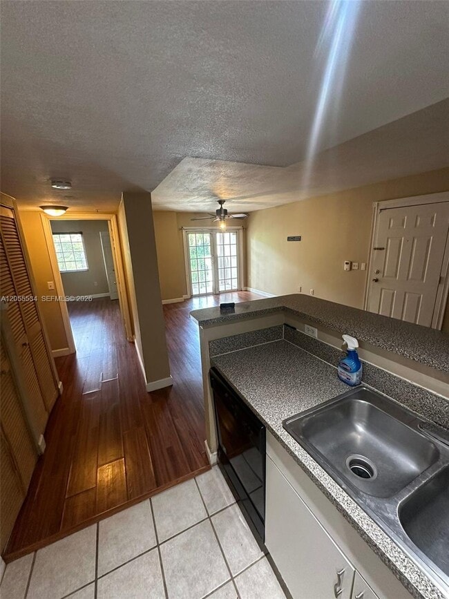 Photo - 5035 Wiles Rd Unit 203