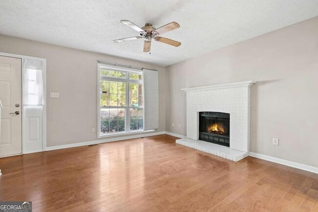 Photo - 1333 Laura Ln
