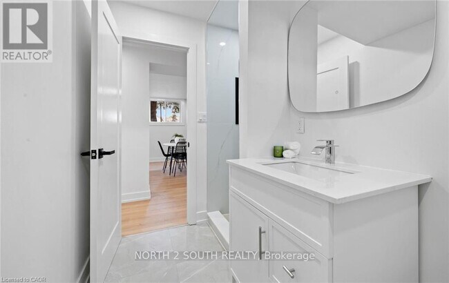 Photo - 105 Lilacside Dr