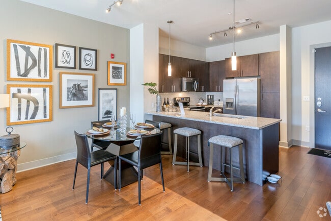 1 BR, 1 BA - Gables University Station