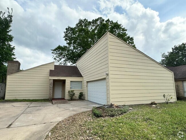 Building Photo - 5006 Stanhope Dr Rental