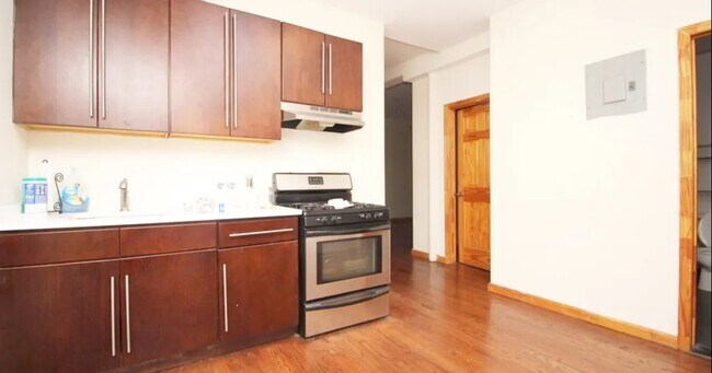Photo - Furnished room/NOT APARTMENT Unit 3L