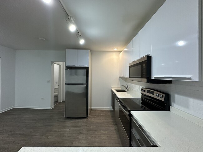 Photo - 940 W Winona St Unit 201