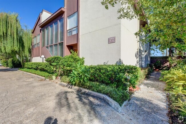 Building Photo - 2409 Bering Dr Unit 12 Rental