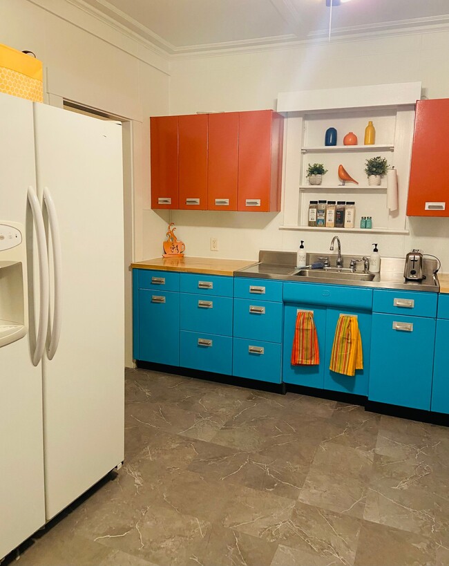 Building Photo - 32 Summer St