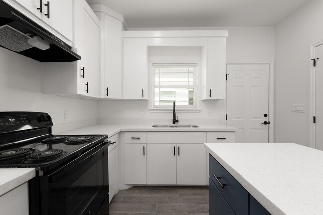 Photo - 405 Lion's Villa AV