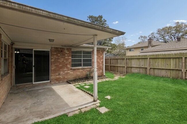 Photo - 3215 Palm Desert Ln