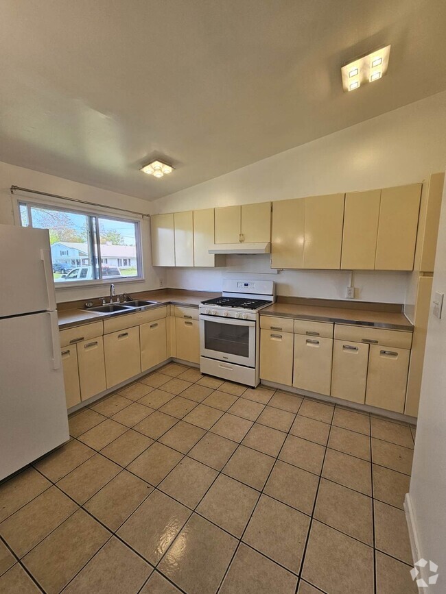 Building Photo - 7 Evergreen Dr Rental