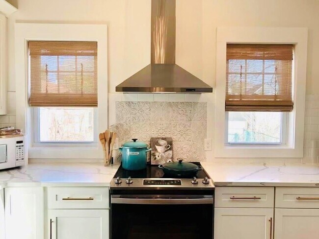 Photo - 32 E Bowery St