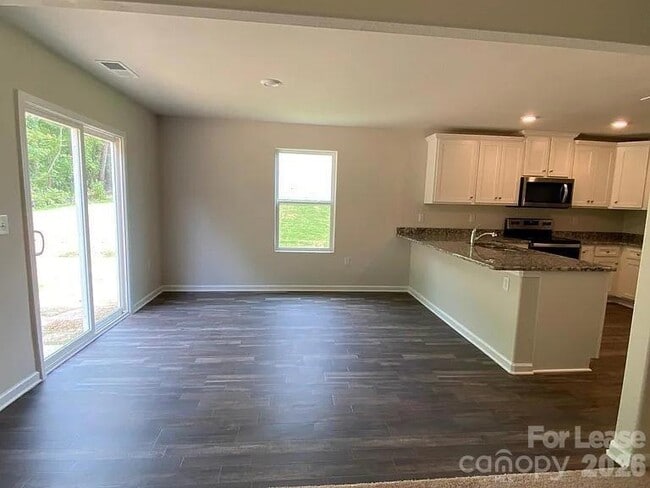 Photo - 216 Caffee Dr