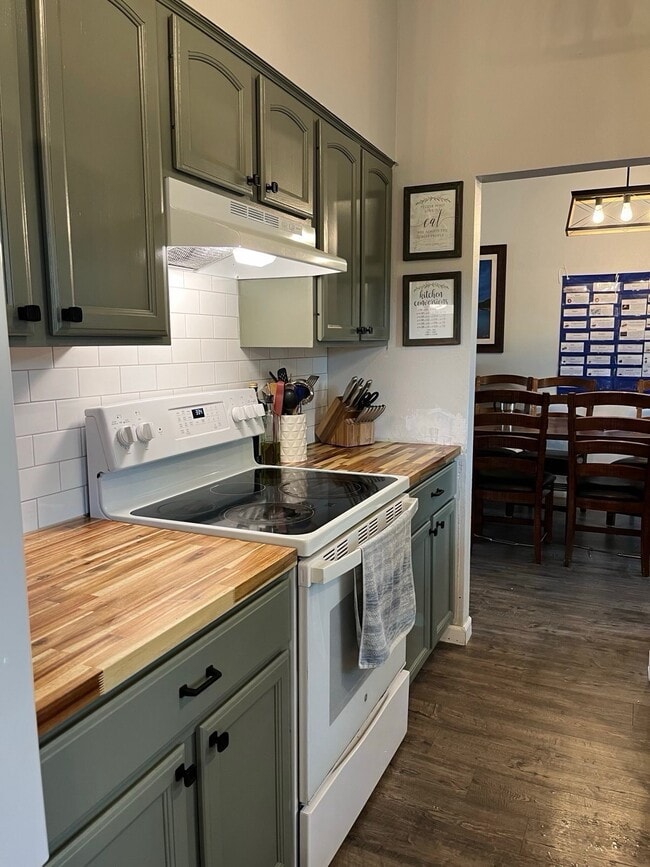 Photo - 4999 Horseshoe Bend St