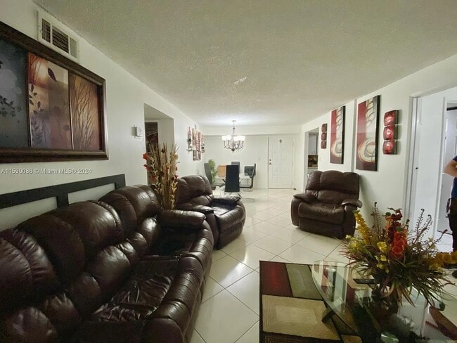 Building Photo - 6060 W 21st Ct Unit 106