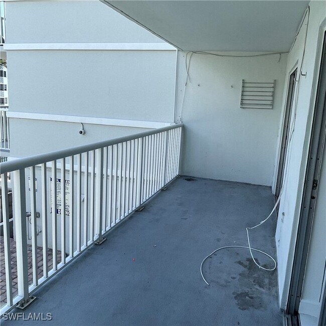 Photo - 3527 NE 168th St Unidad 204