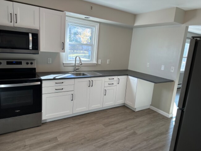 Building Photo - 202 Lincoln St Unit 5