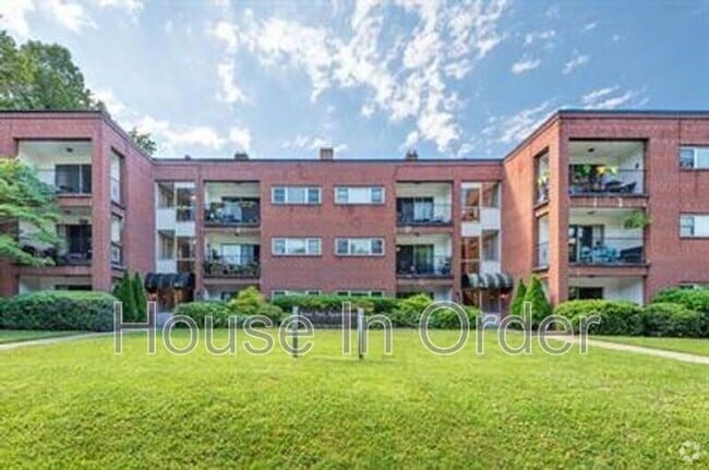 Building Photo - 30 Edgemont Rd Unit 17 Rental