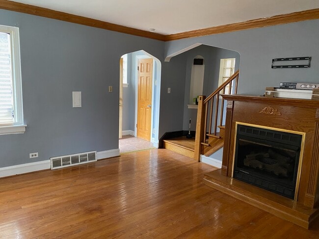 Building Photo - 9031 S Kingston Ave