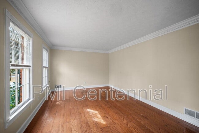 Photo - 2645 Wilshire Terrace