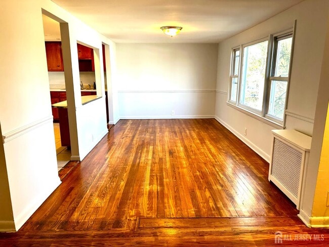 Photo - 428 New Market Rd Unit 2