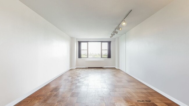 Building Photo - 6120 Grand Central Pkwy